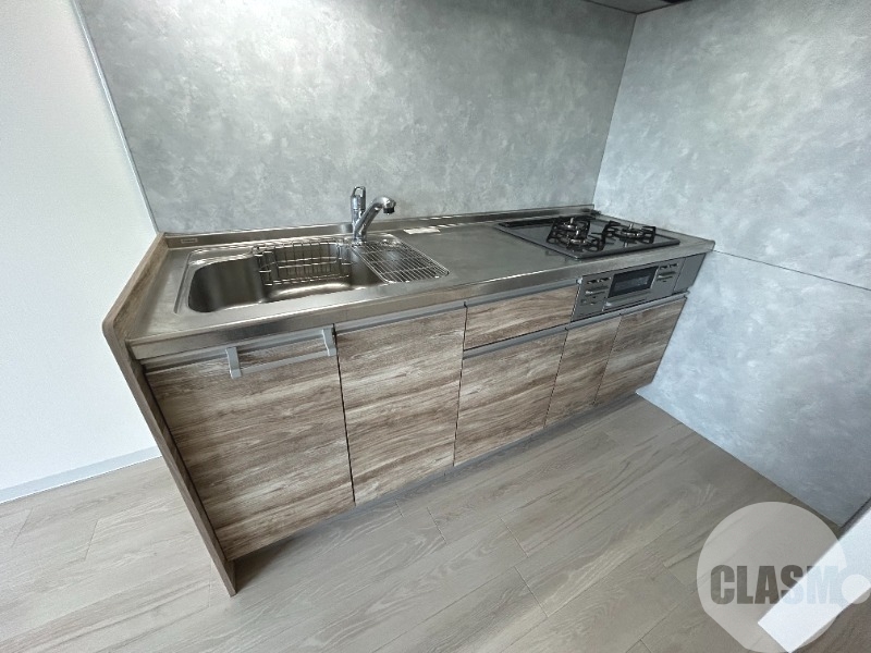 キッチン　効率よくお料理できる３口コンロ付き♪