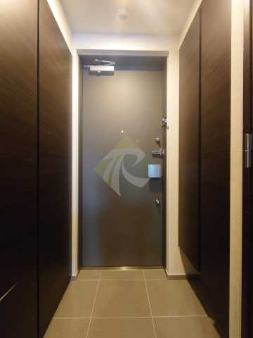 玄関　コンフォリア東新宿ステーションフロント