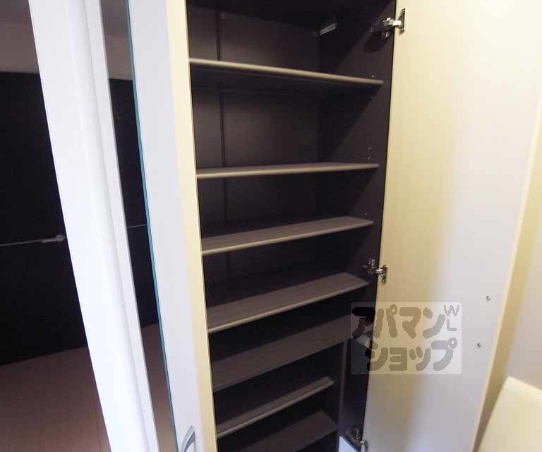 収納　シューズボックス。