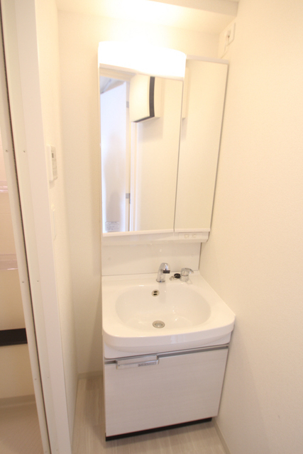 洗面設備　※別室の参考写真です。