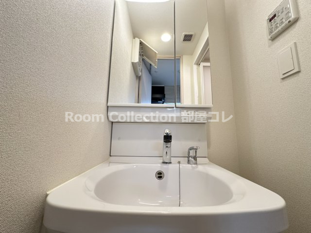 洗面設備　※同物件他部屋写真 反転、色違いの場合有 現況優先