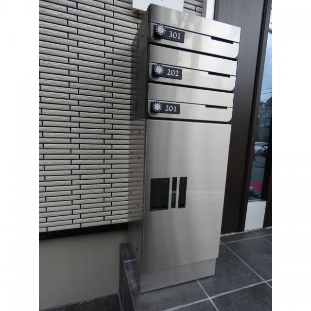 ロビー　■宅配ＢＯＸ■集合ポスト■オートロック■防犯カメラ