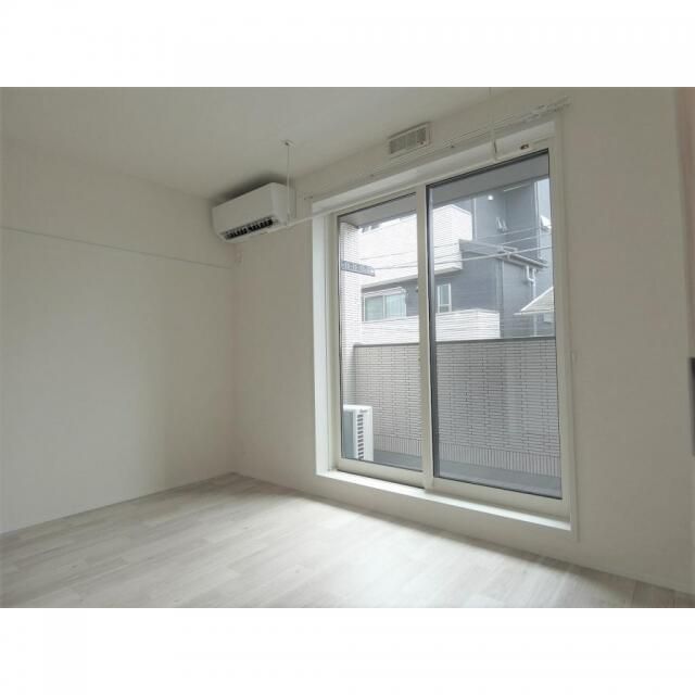 居室・リビング　■エアコン■24時間換気システム■ダウンライト