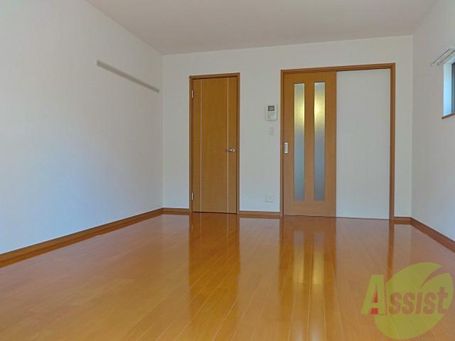 居室・リビング　１０帖の洋室は家具の配置も自由自在。ワングレード上ですね