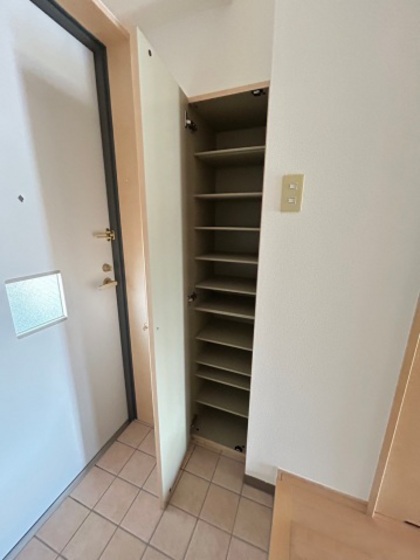 玄関　※別号室の写真になります。