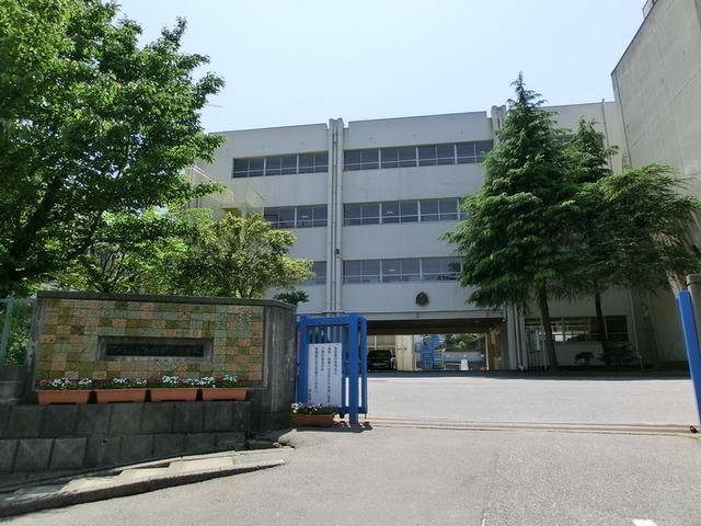 小学校　上本郷第二小学校（小学校）まで370m