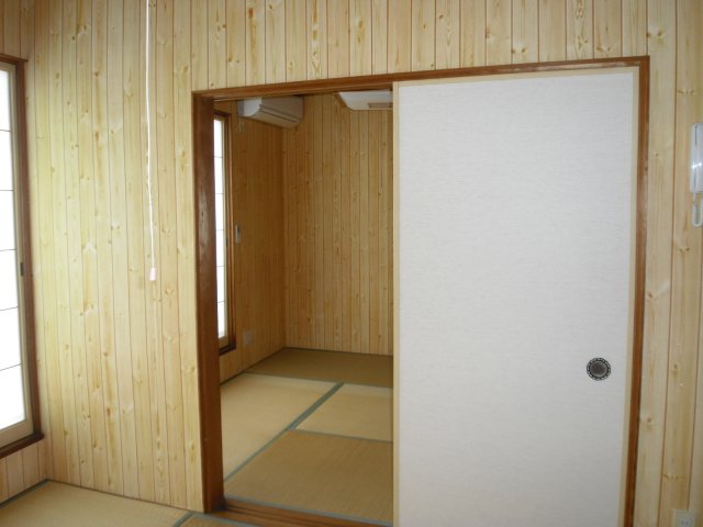 サンシャイン大沢野の居間写真