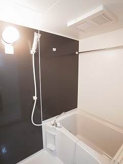 バス・シャワールーム　追い炊き機能付き浴室