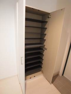 収納　大容量シューズボックス