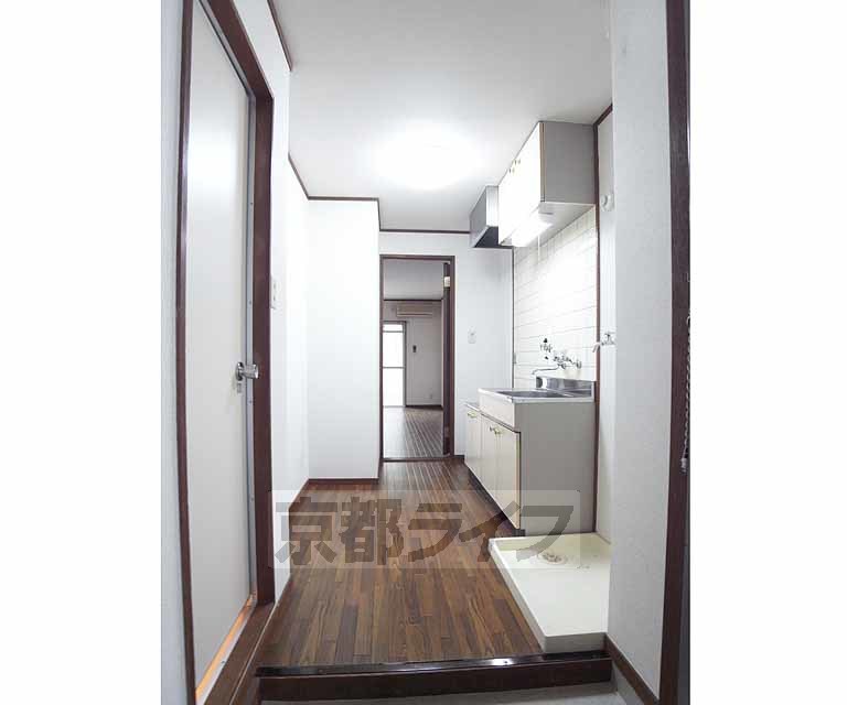 その他部屋・スペース　すっきりとした廊下ですね。