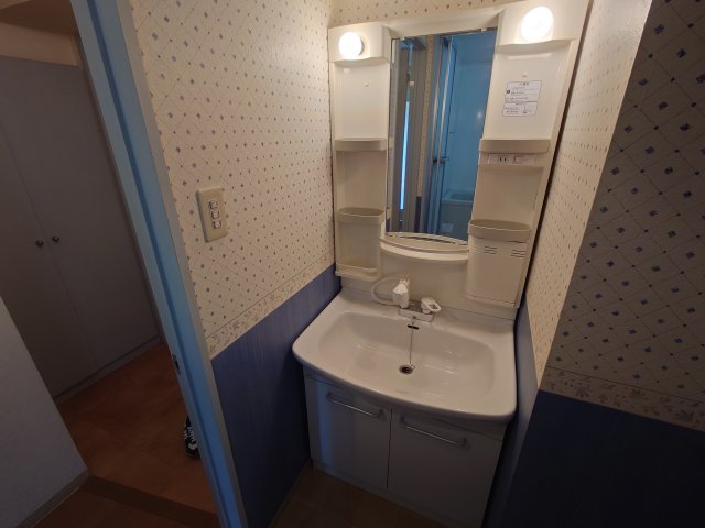 洗面設備　同物件別号室の写真です。