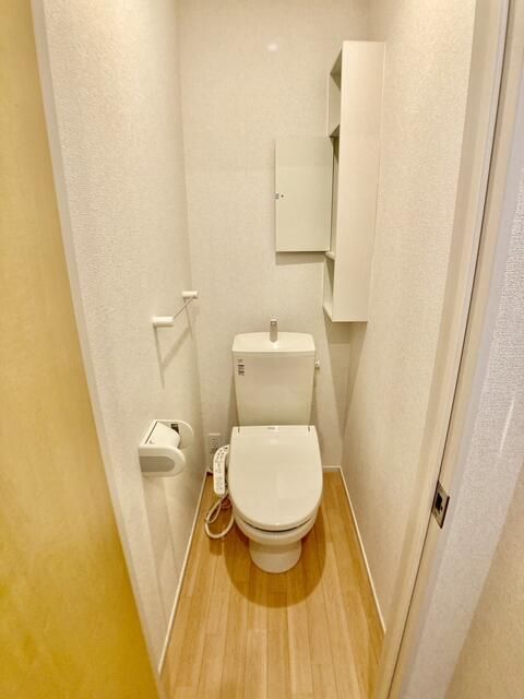 トイレ　写真は別の部屋のものです。