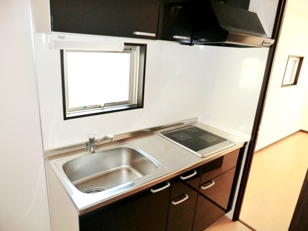 キッチン　壁付けキッチンでスペースを最大限有効活用できます！