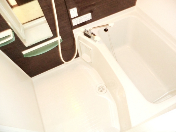 バス・シャワールーム　シンプルで機能的なユニットバスです！