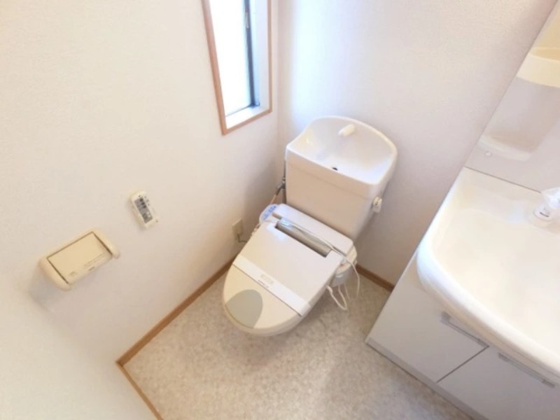 トイレ　図面と現状に相違がある場合には現状を優先