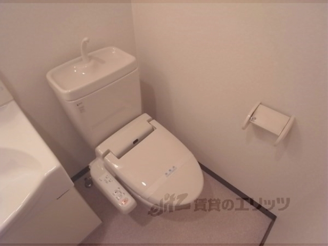 トイレ　ウォシュレット付