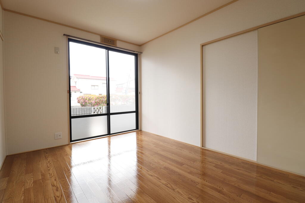 その他　もう一つの洋室です♪