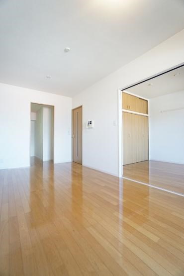 居室・リビング　※他号室のお写真のため、現況優先です