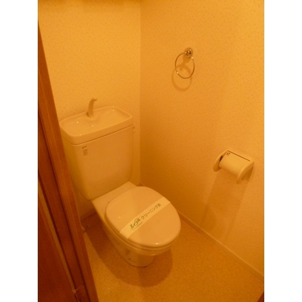 トイレ　※他号室のお写真のため、現況優先です