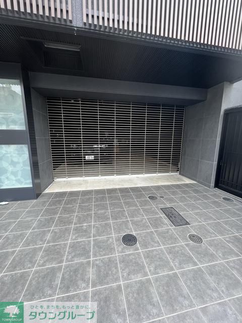 駐車場　エントランス