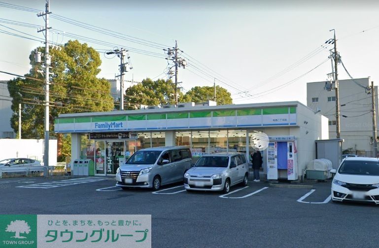 コンビニ　ファミリーマート名西二丁目店（コンビニ）まで440m