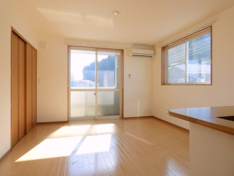 居室・リビング　図面と現状に相違がある場合には現状を優先