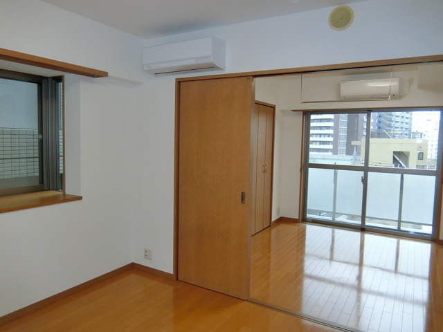 居室・リビング　同タイプのお写真です