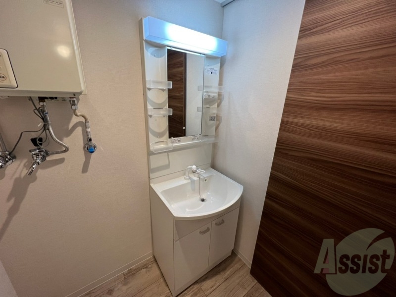 洗面設備　シャンプードレッサー。身支度はここでばっちり。