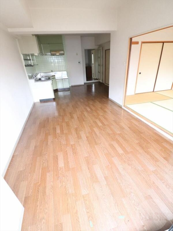 居室・リビング　１３．５帖のＬＤＫ