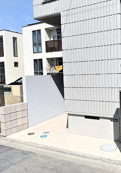 エントランス　【嬉しい充実の設備を完備♪】安心セキュリティご用意してます！