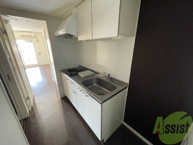 キッチン　コンロが設置済みなのですぐにお料理できますね。