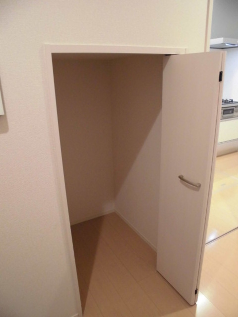 収納　玄関横　物入れ