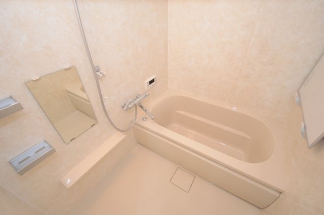 バス・シャワールーム　落ち着く空間のバスルーム♪