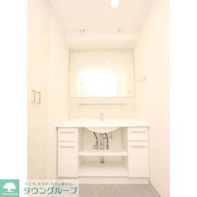 洗面設備　※写真は同タイプ住戸です。