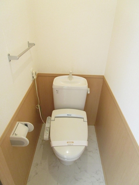 トイレ　温水洗浄暖房便座