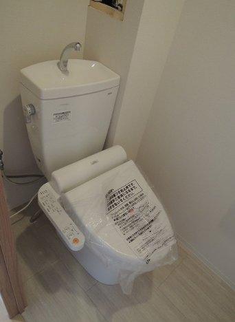 トイレ　CITY SPIRE難波グレイス　温水洗浄便座