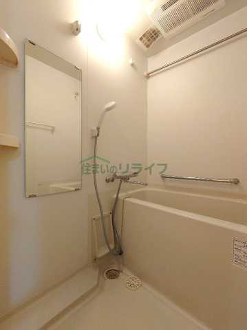 バス・シャワールーム　別部屋の参考写真です。