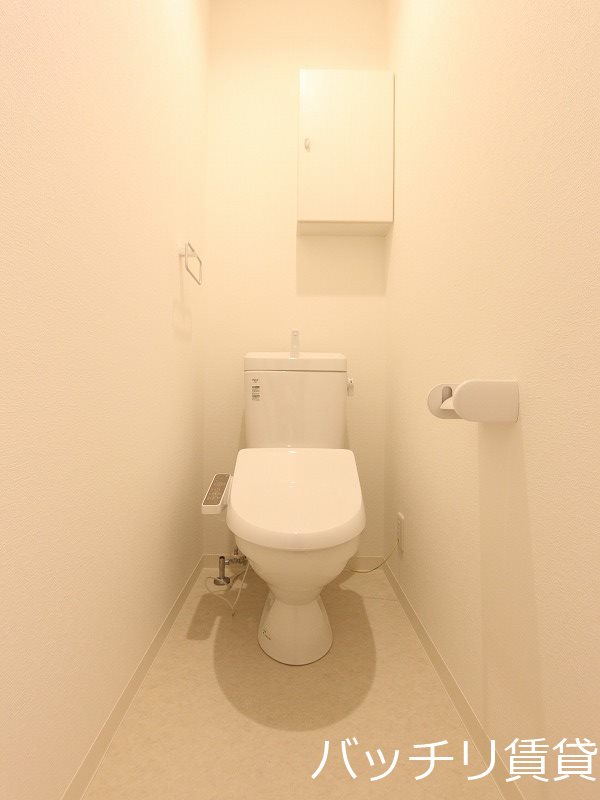 トイレ　写真は同シリーズタイプの為、現状優先になります。