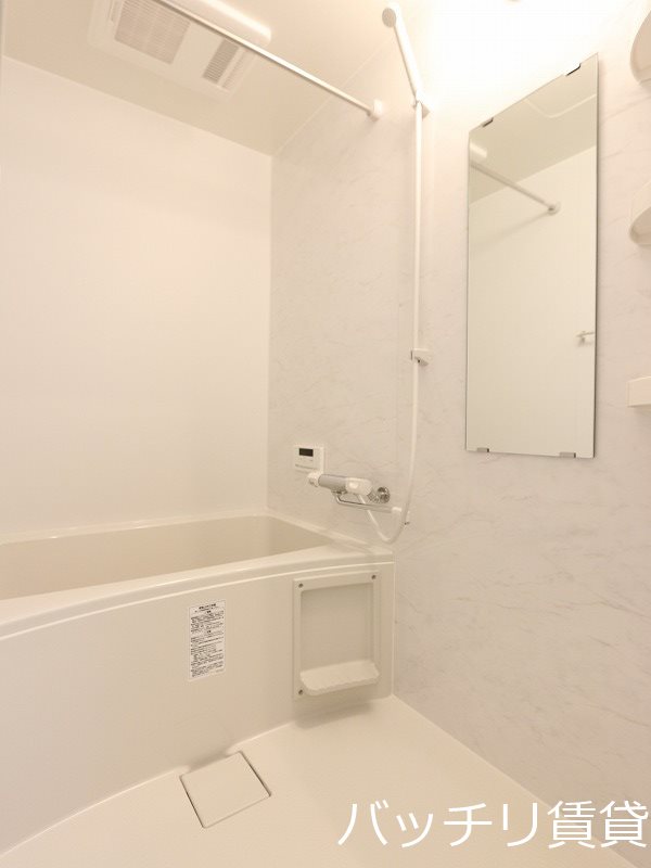 バス・シャワールーム　写真は同シリーズタイプの為、現状優先になります。