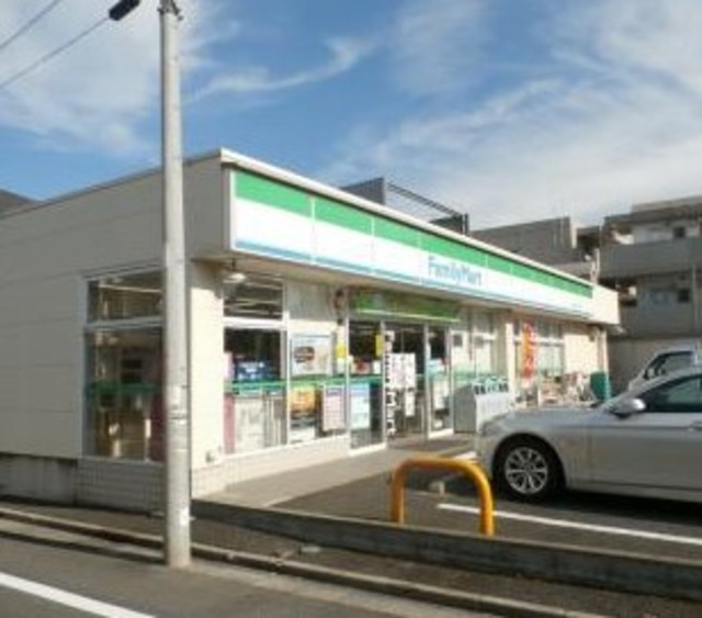 コンビニ　ファミリーマート関町北二丁目店（コンビニ）まで207m