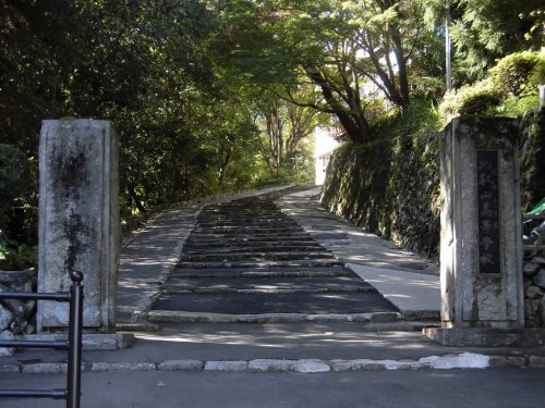 高校・高専　比叡山高等学校（高校・高専）まで591m