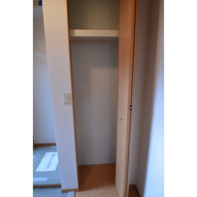 玄関　玄関横収納