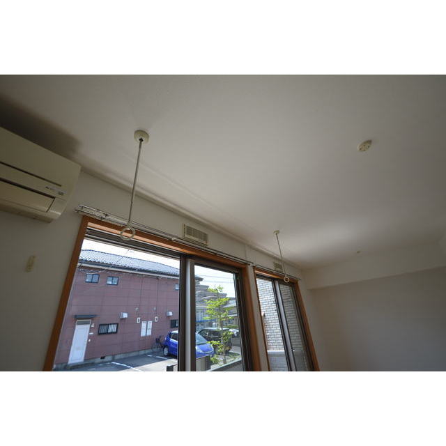 その他設備　室内物干し