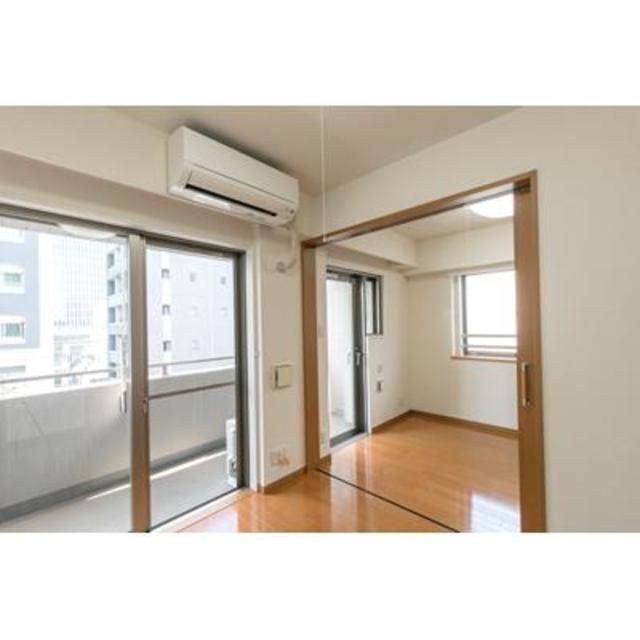 居室・リビング　こちらの居間で趣味の時間をお楽しみください