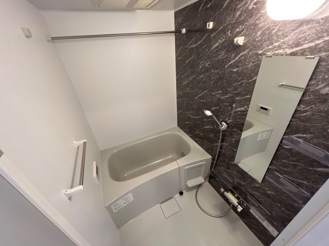 バス・シャワールーム　追焚き給湯・浴室換気乾燥機付き