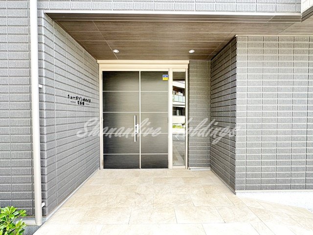 エントランス　オートロック付きのエントランス♪