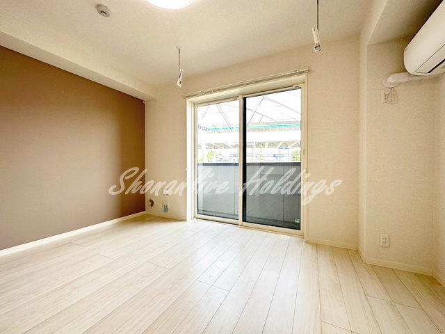 居室・リビング　7.7帖の広々としたリビング♪