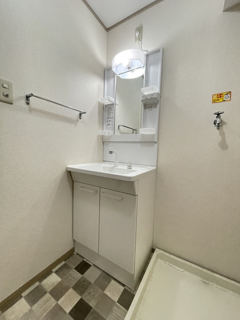洗面設備　別部屋参考写真です