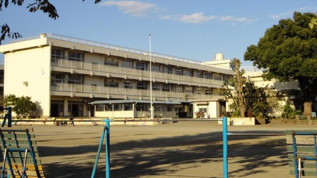 小学校　相模原市立大沢小学校（小学校）まで328m