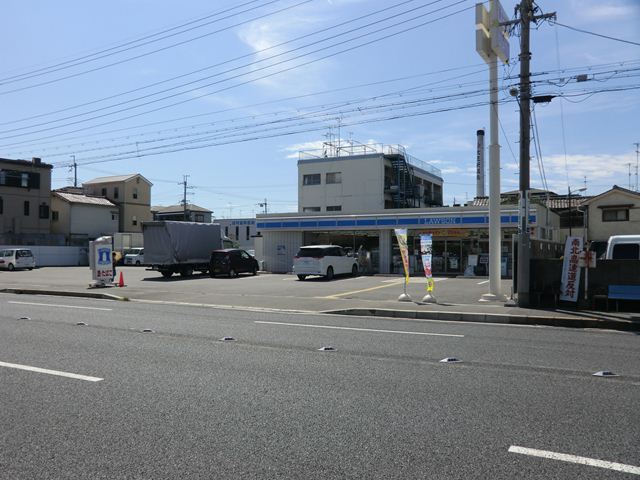 コンビニ　ローソン武庫之荘４丁目店（コンビニ）まで555m